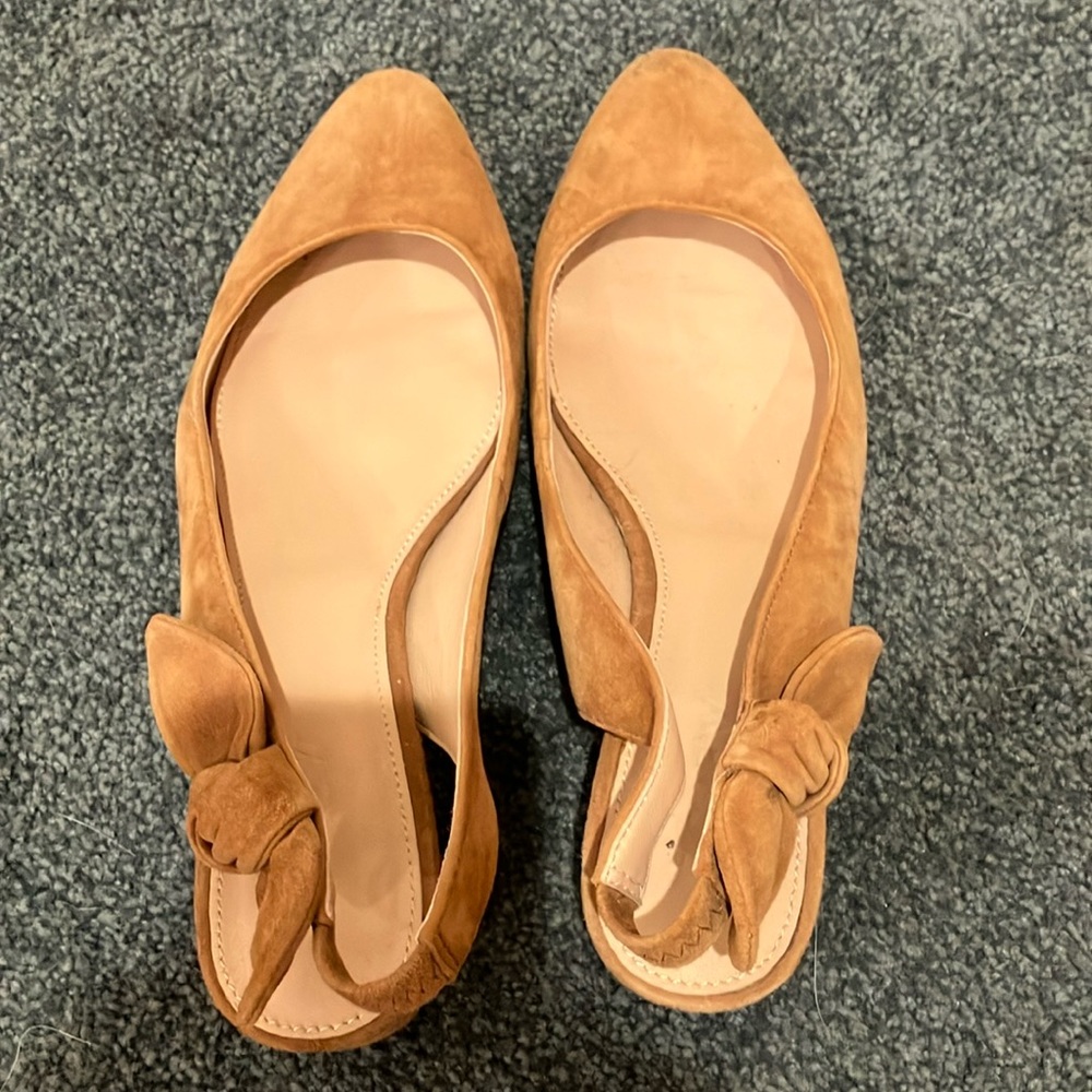NWOT J Crew beige pointed toe shoes